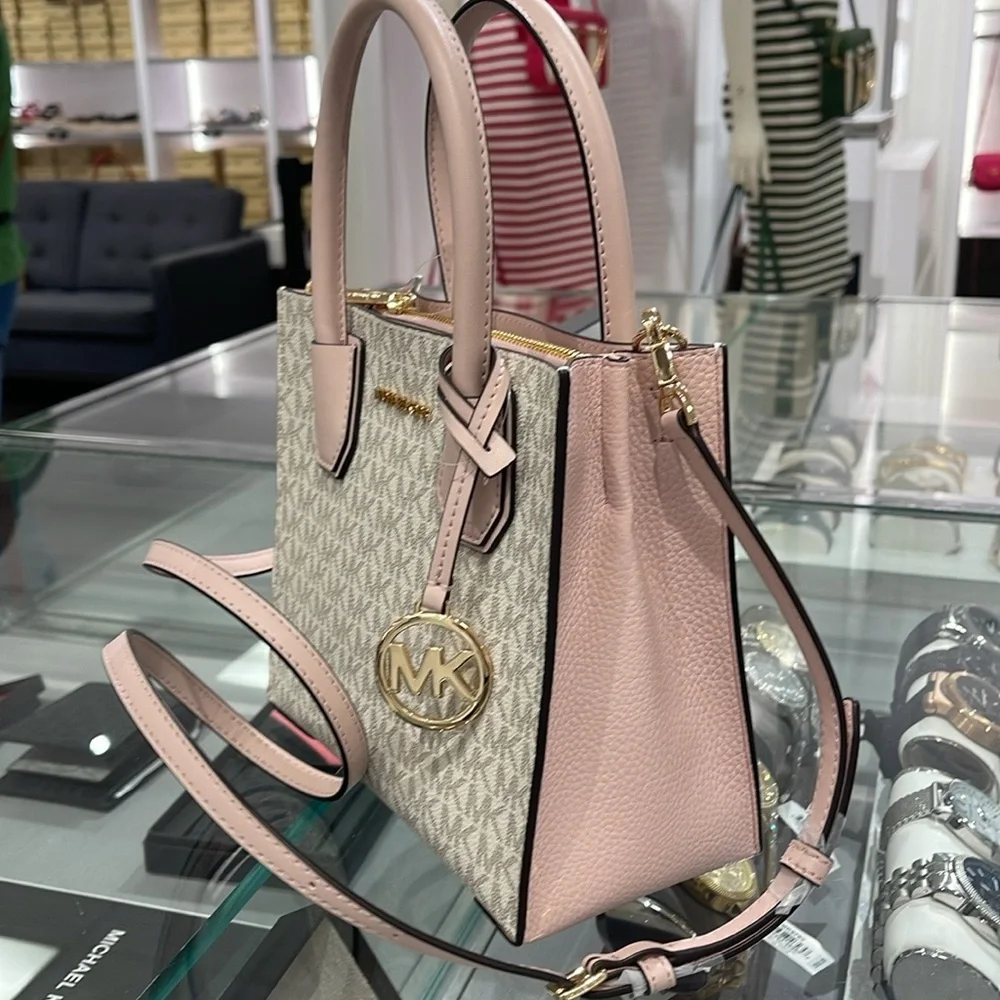 MICHAEL KORS
Mercer Medium Signature Logo Accordion Crossbody Messenger Satchel - Picture 12 of 16